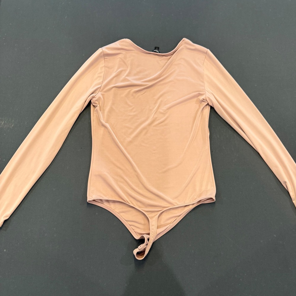 Express Body Contour Tan Scoop Neck Long Sleeve Bodysuit Neutral Minimalist Sz M - Picture 7 of 8